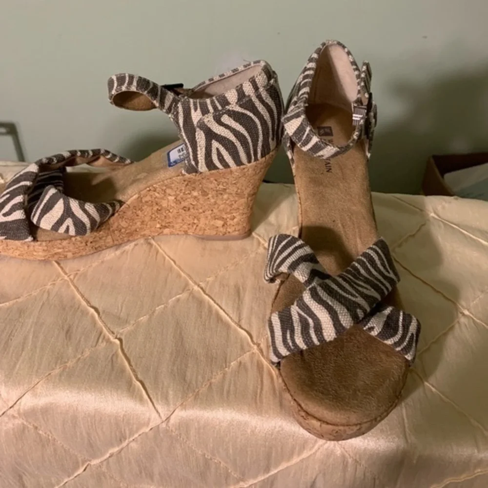 White Mountain Zebra Wedges